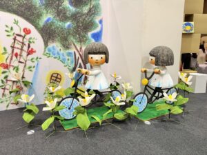 チリとチリリ自転車モニュメント