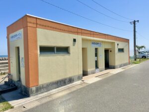 長井海岸トイレ