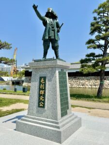 毛利輝元公銅像
